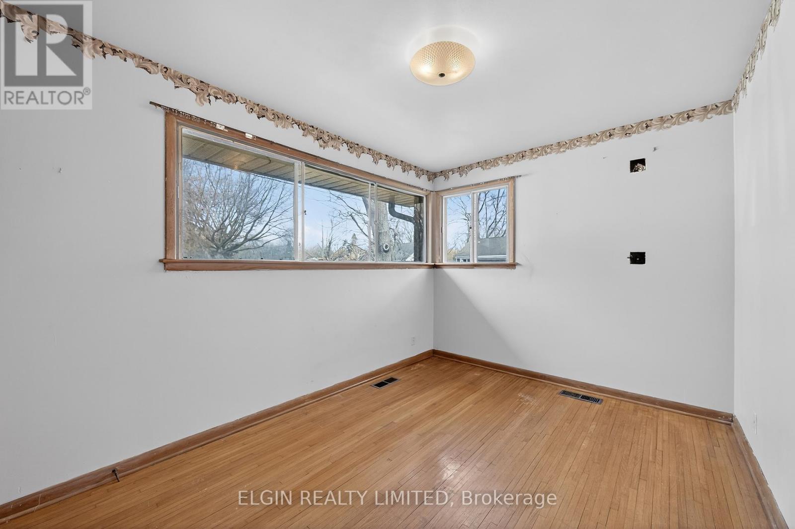 8 Ermatinger Street, St. Thomas, Ontario  N5R 4K4 - Photo 20 - X12965644