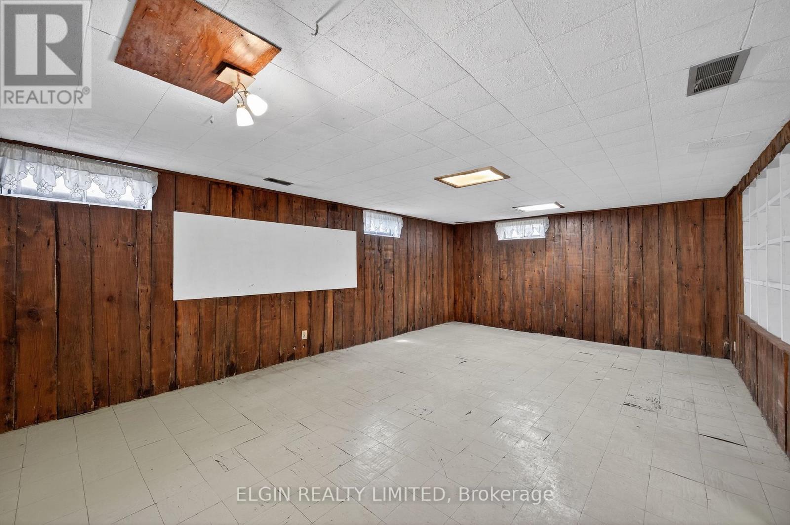 8 Ermatinger Street, St. Thomas, Ontario  N5R 4K4 - Photo 25 - X12965644