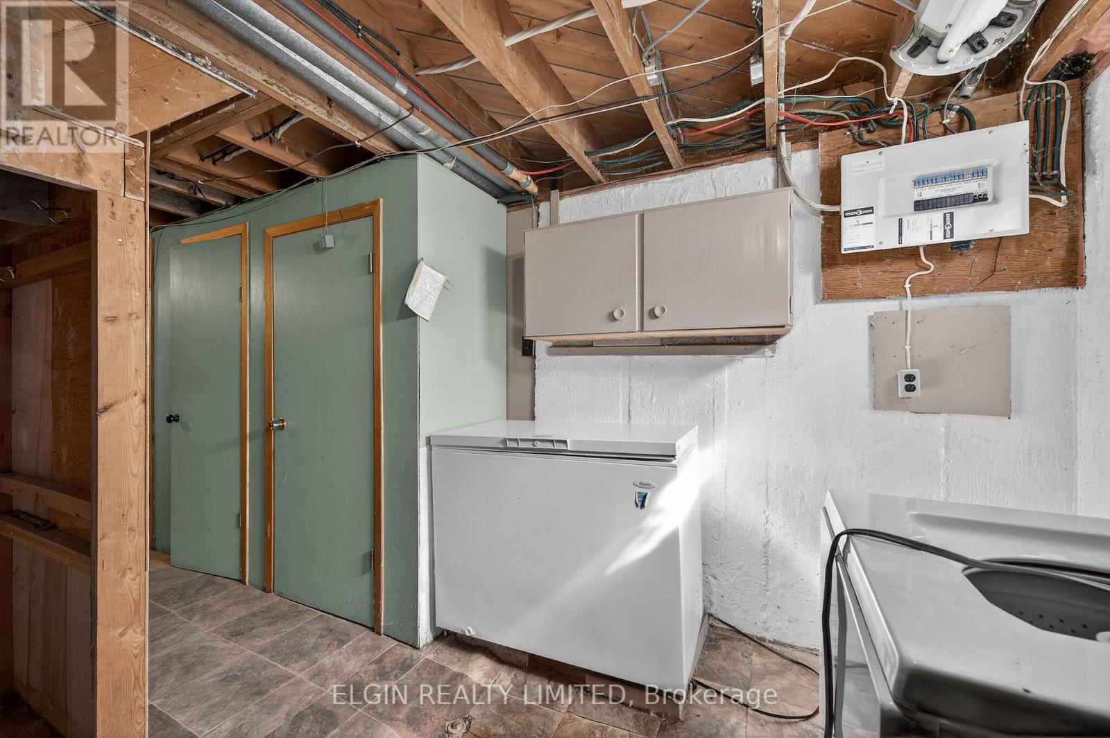 8 Ermatinger Street, St. Thomas, Ontario  N5R 4K4 - Photo 28 - X12965644