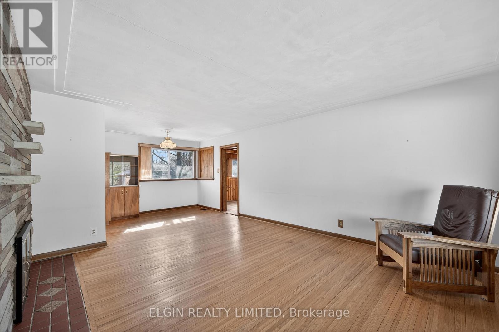 8 Ermatinger Street, St. Thomas, Ontario  N5R 4K4 - Photo 8 - X12965644