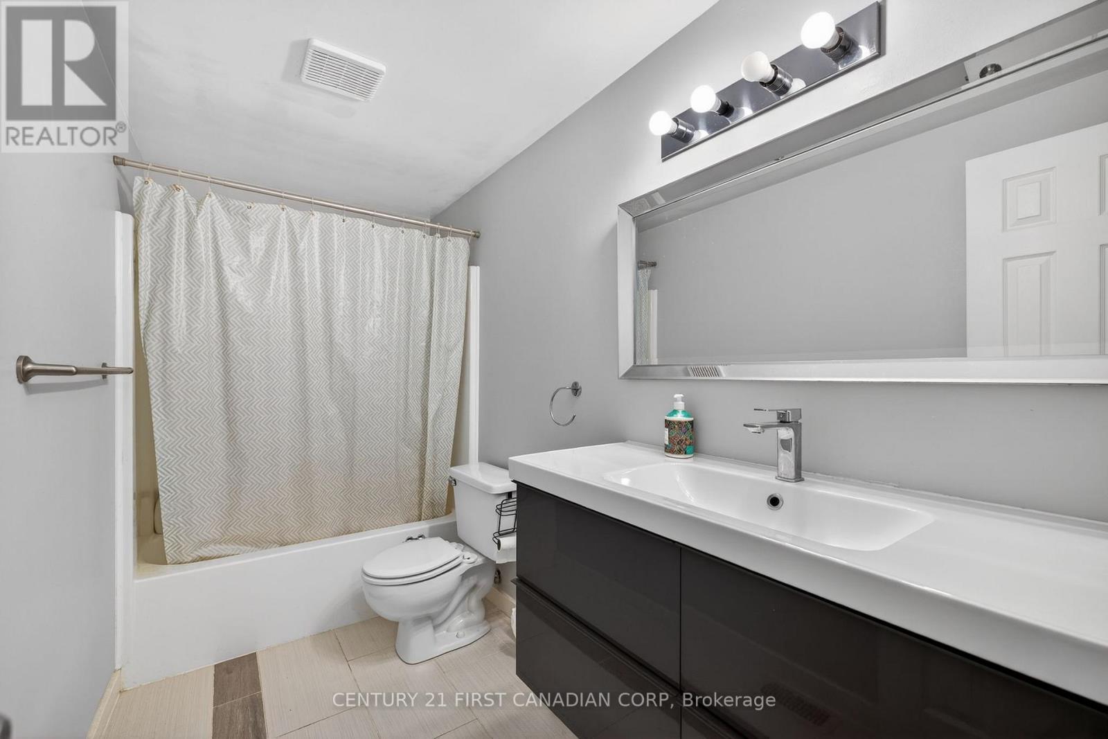 55 - 70 Chapman Court, London North, Ontario  N6G 4Z4 - Photo 14 - X12965742