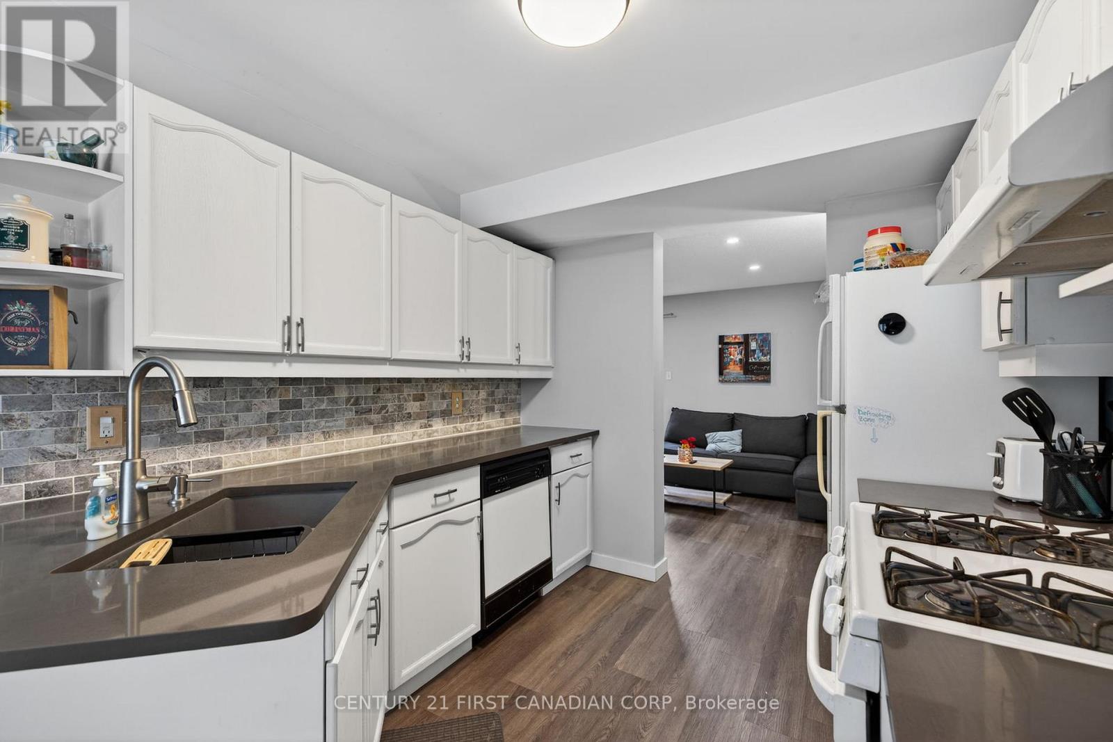 55 - 70 Chapman Court, London North, Ontario  N6G 4Z4 - Photo 7 - X12965742