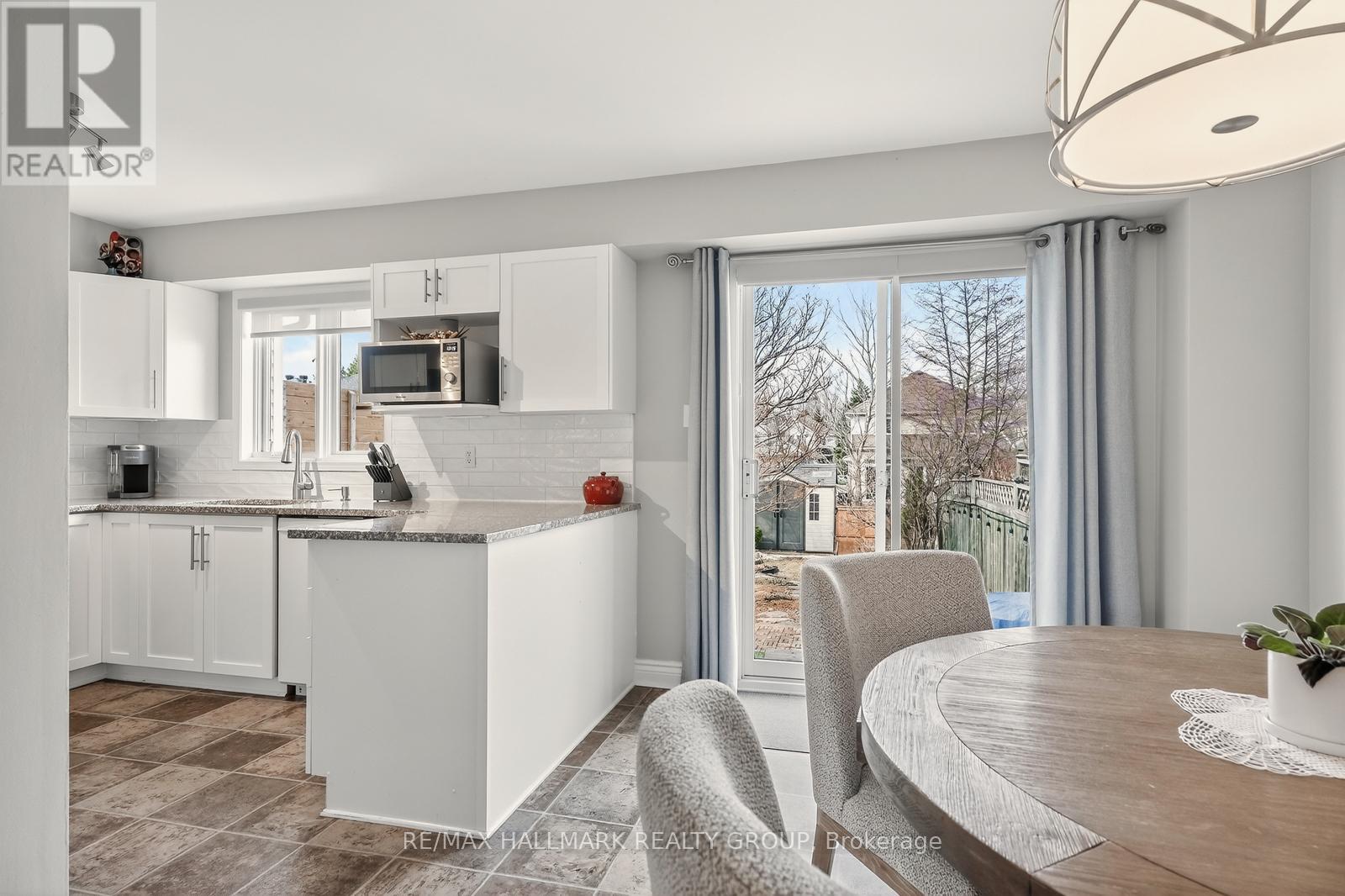 1464 Bonneville Crescent, Ottawa, Ontario  K1C 7N2 - Photo 17 - X12965642