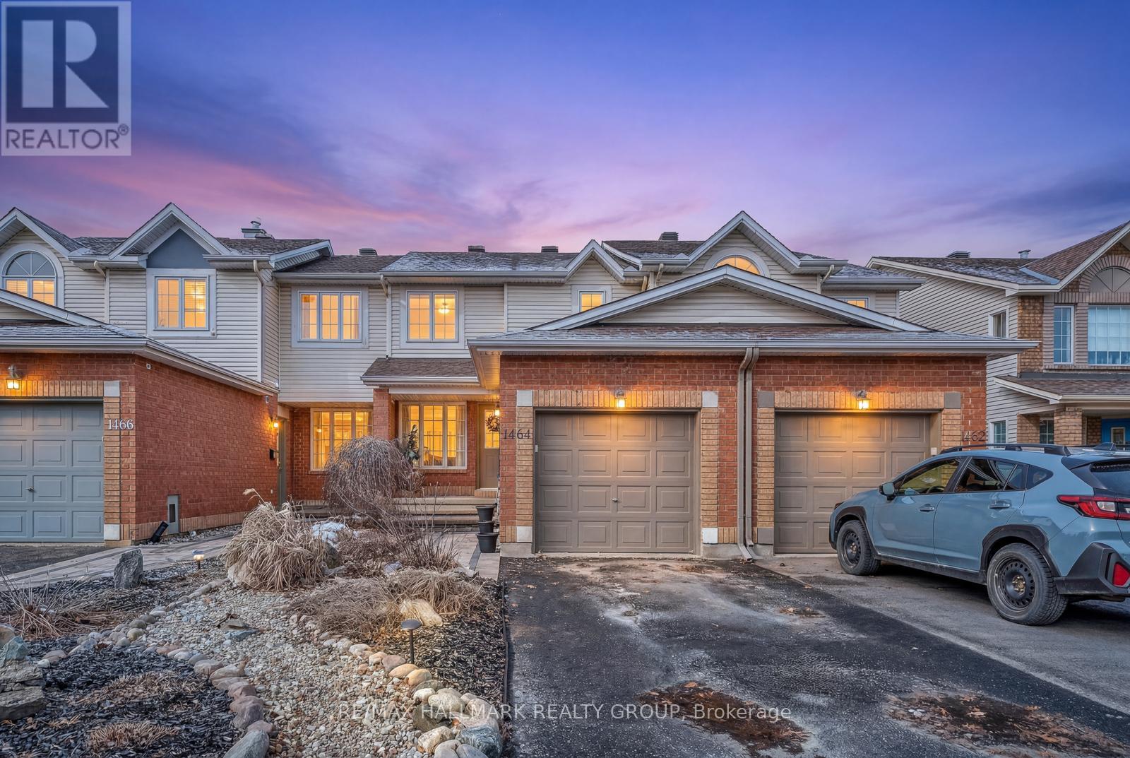 1464 Bonneville Crescent, Ottawa, Ontario  K1C 7N2 - Photo 2 - X12965642