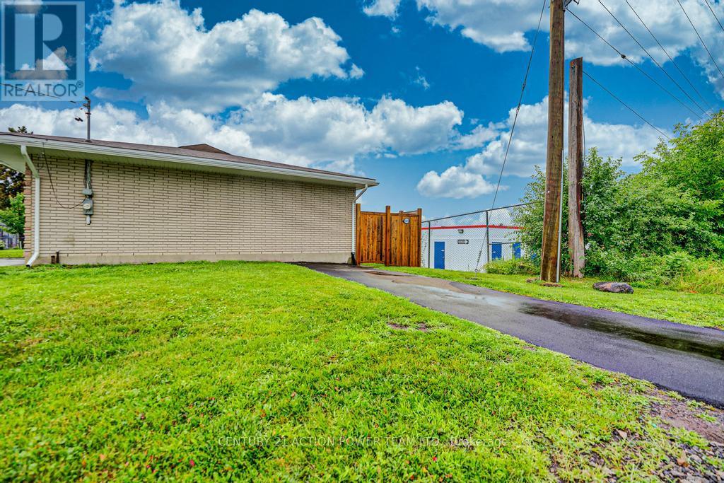 1149 And 1149 B - 1149 Parisien Street, Ottawa, Ontario  K1B 3N3 - Photo 30 - X12965692