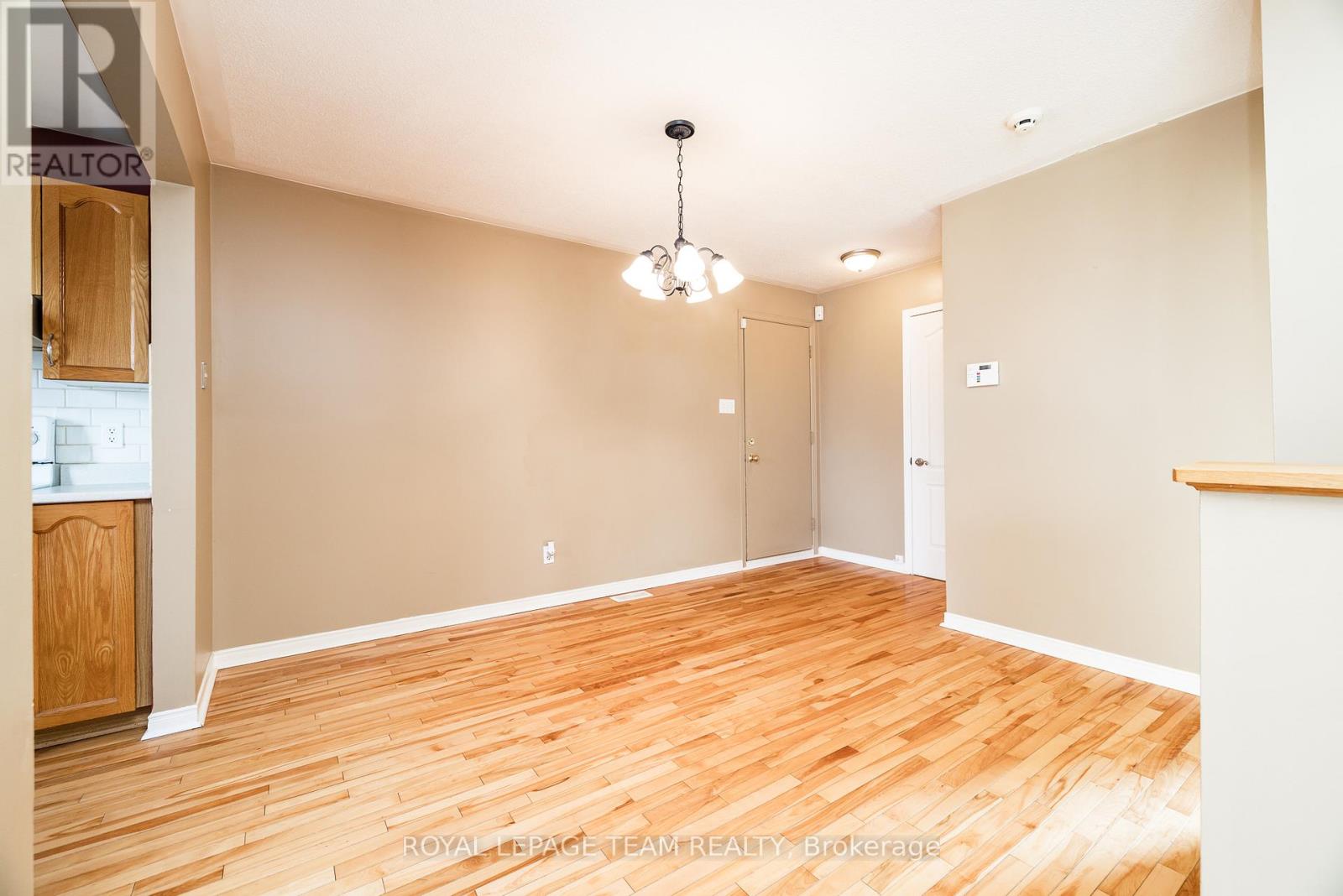 528 George Street E, North Grenville, Ontario  K0G 1J0 - Photo 12 - X12965796