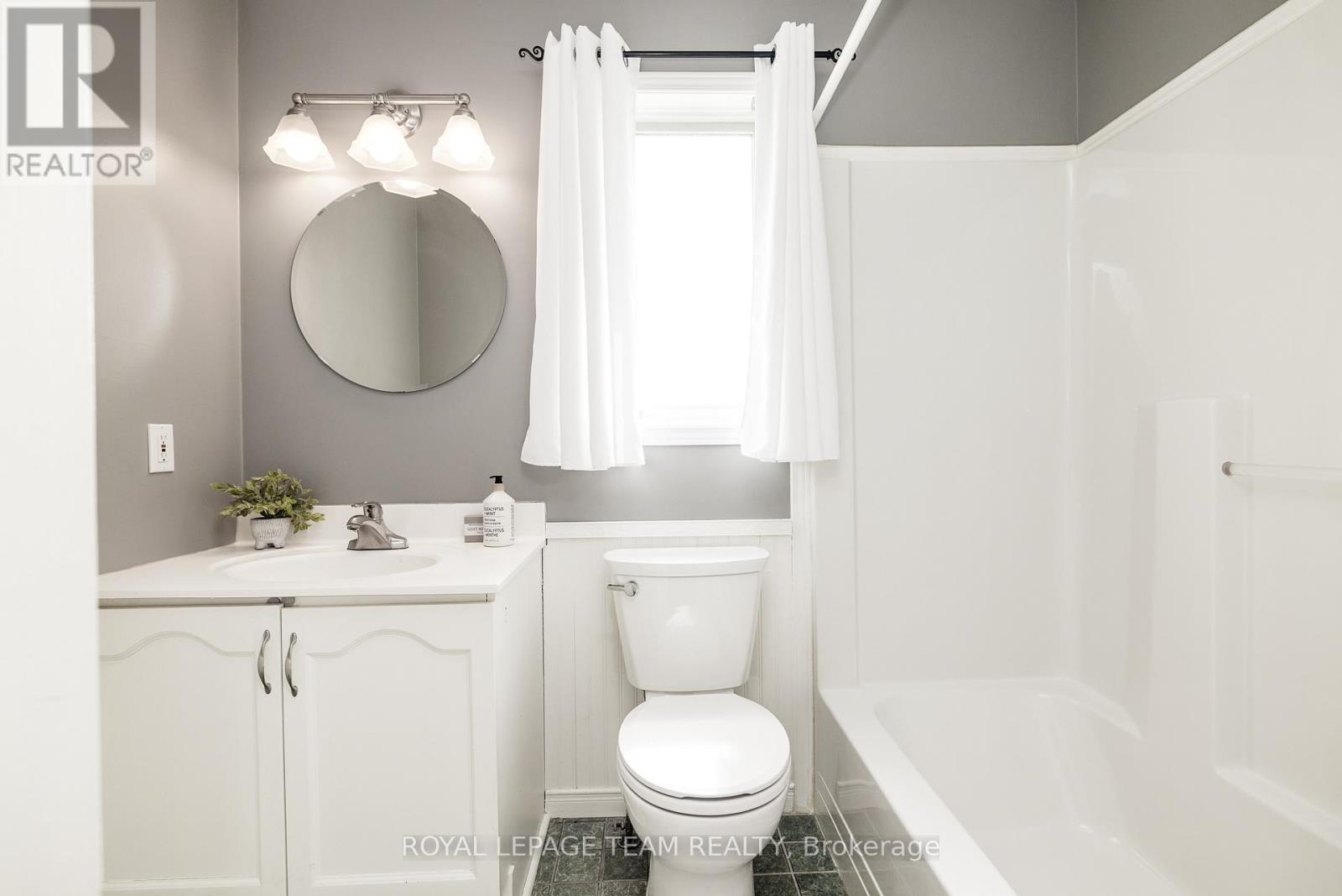 528 George Street E, North Grenville, Ontario  K0G 1J0 - Photo 22 - X12965796