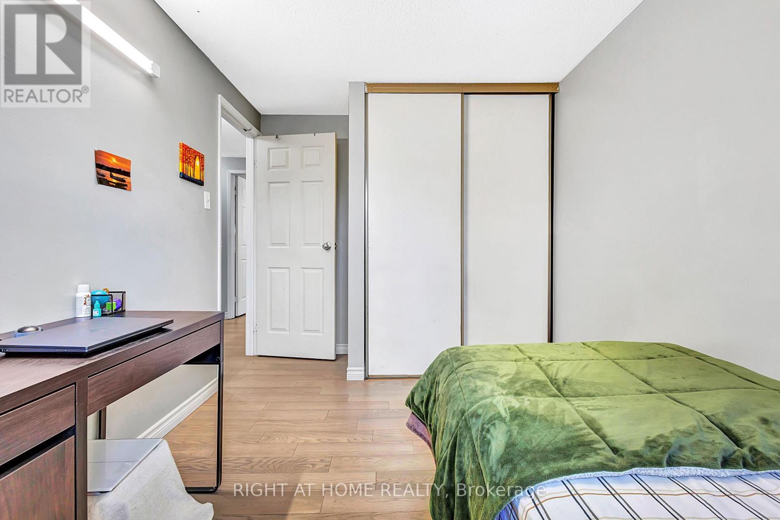 1324 Belgate Way, Ottawa, Ontario  K1J 8P9 - Photo 18 - X12965814