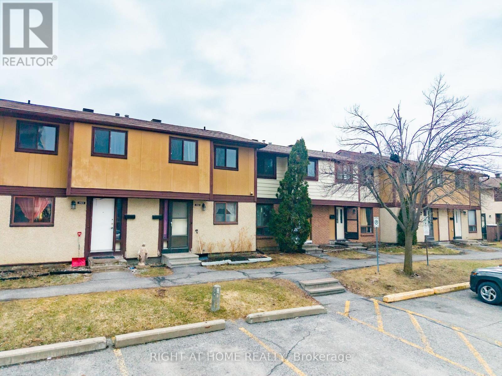 1324 Belgate Way, Ottawa, Ontario  K1J 8P9 - Photo 2 - X12965814
