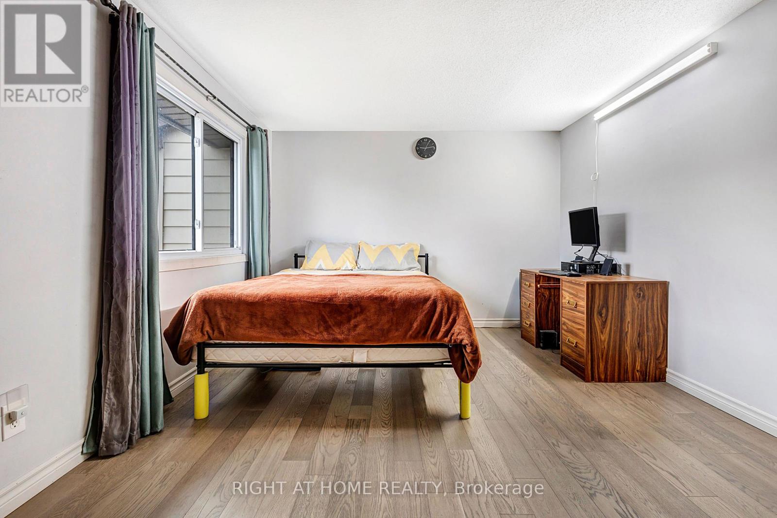 1324 Belgate Way, Ottawa, Ontario  K1J 8P9 - Photo 23 - X12965814