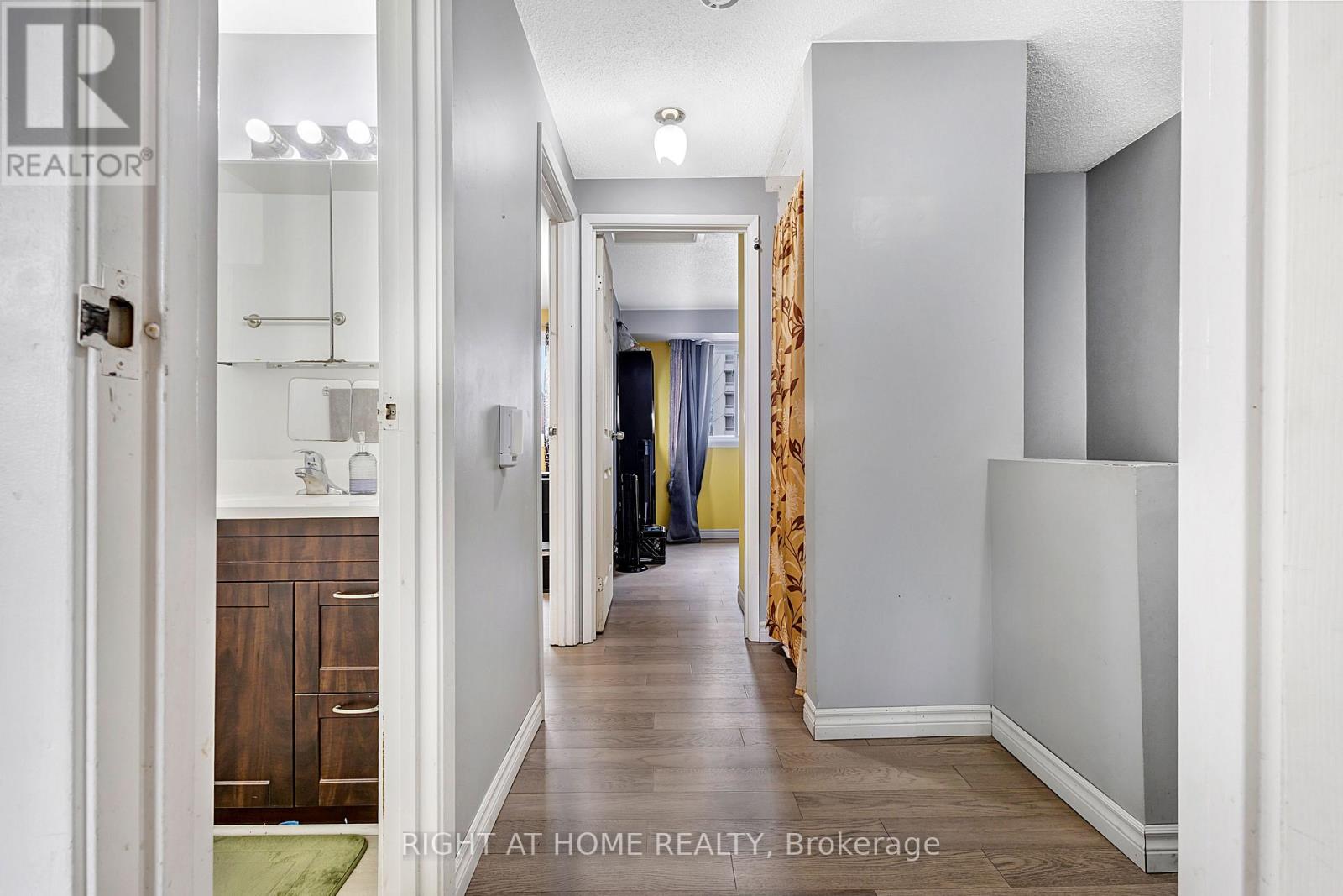 1324 Belgate Way, Ottawa, Ontario  K1J 8P9 - Photo 25 - X12965814