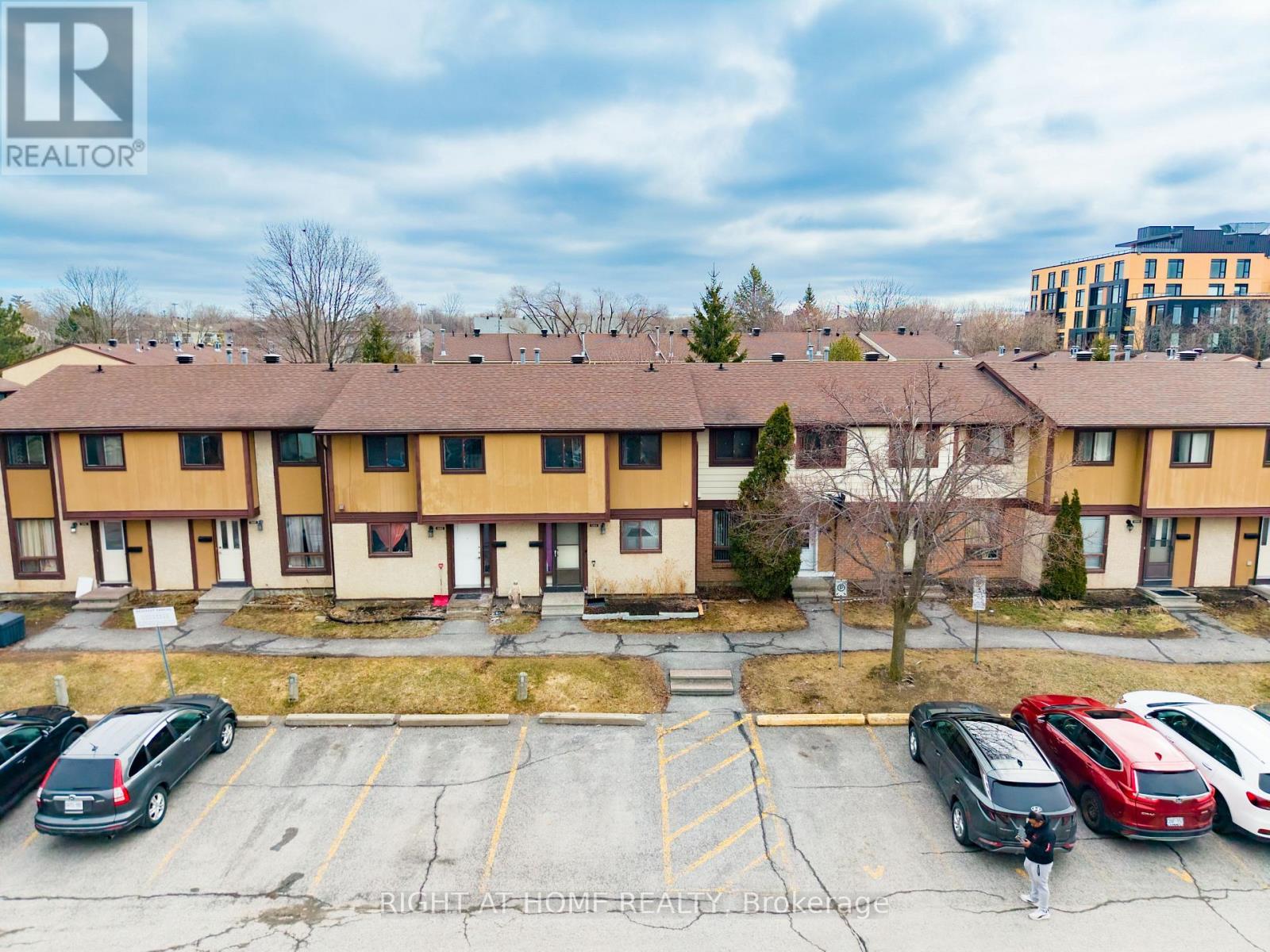 1324 Belgate Way, Ottawa, Ontario  K1J 8P9 - Photo 27 - X12965814