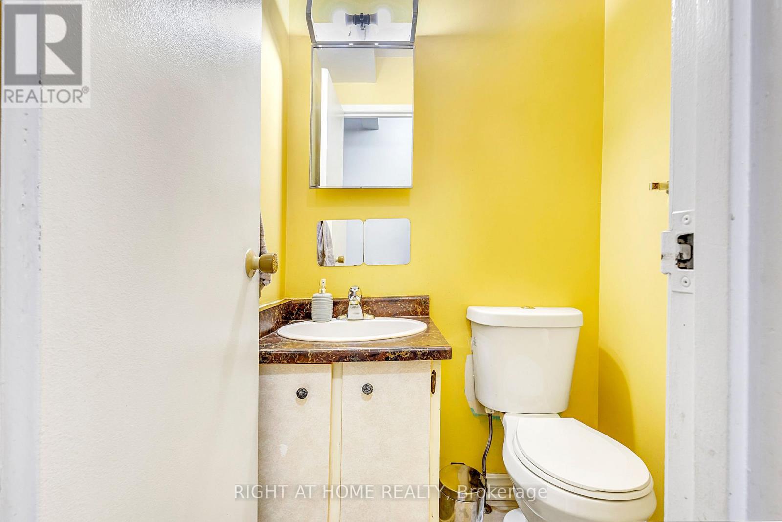 1324 Belgate Way, Ottawa, Ontario  K1J 8P9 - Photo 9 - X12965814