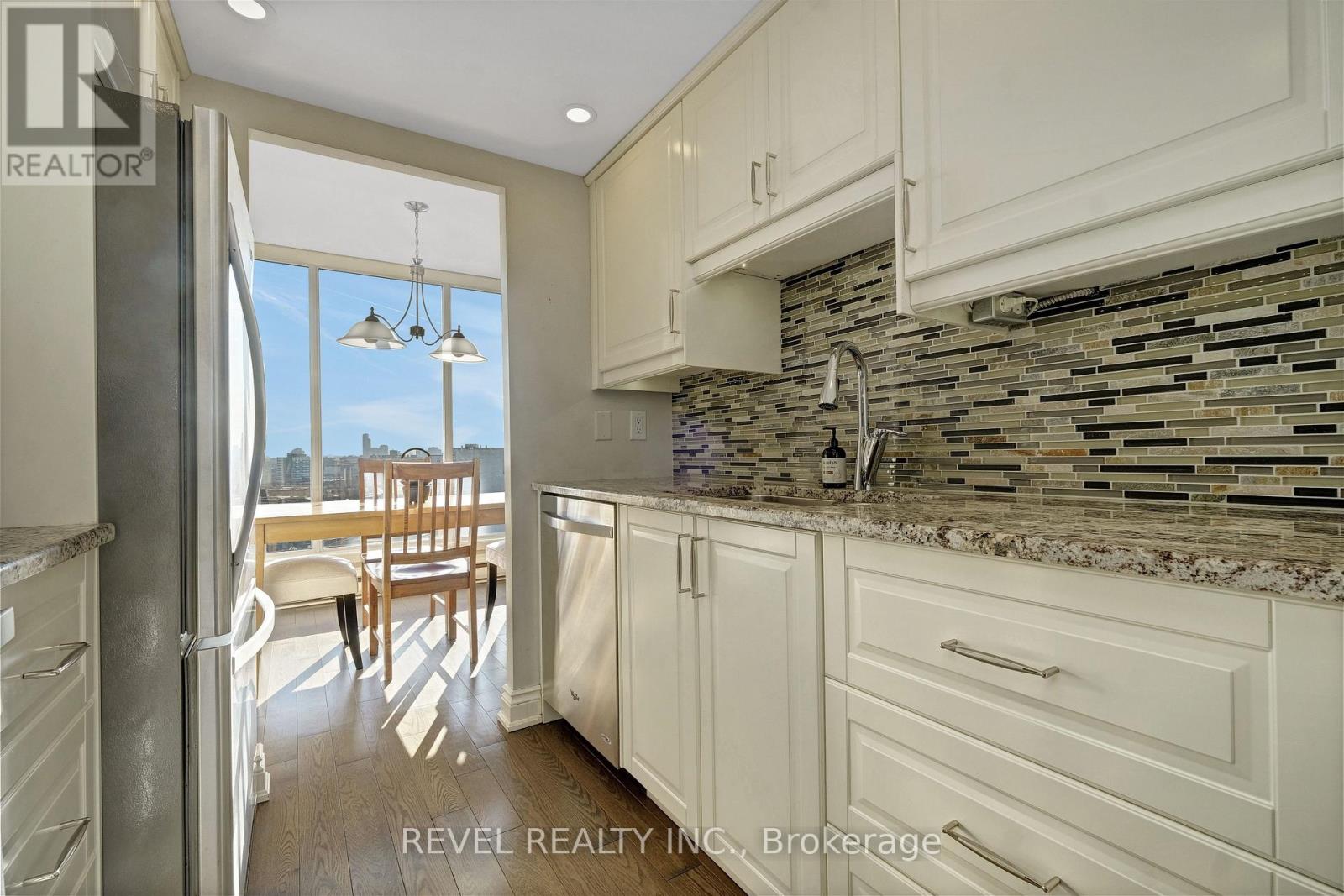 1403 - 20 The Driveway Drive, Ottawa, Ontario K2P 1C8 - Photo 11 - X12965870