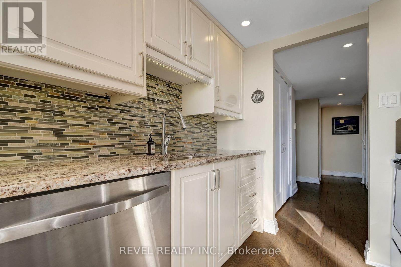 1403 - 20 The Driveway Drive, Ottawa, Ontario K2P 1C8 - Photo 12 - X12965870