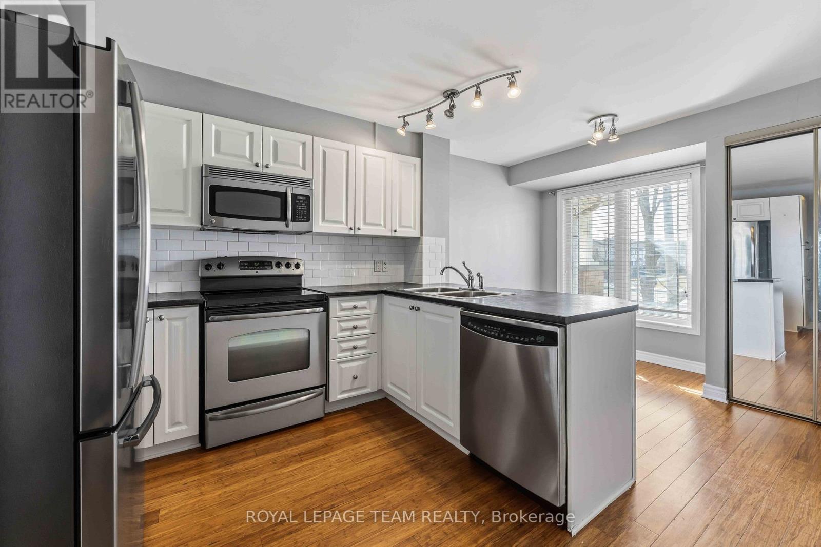 A - 405 Chapman Mills Drive, Ottawa, Ontario  K2J 0M7 - Photo 7 - X12965900