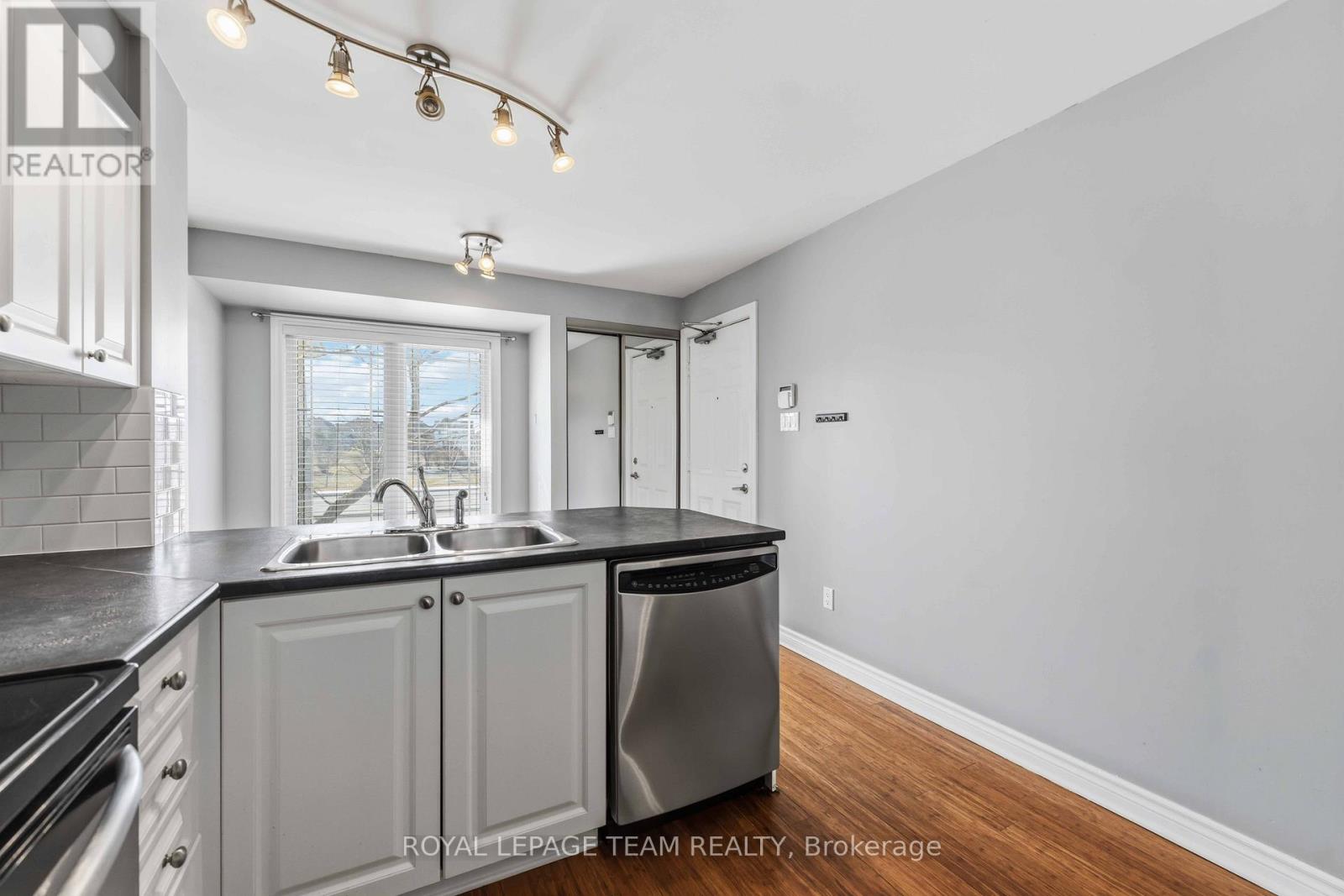 A - 405 Chapman Mills Drive, Ottawa, Ontario  K2J 0M7 - Photo 9 - X12965900