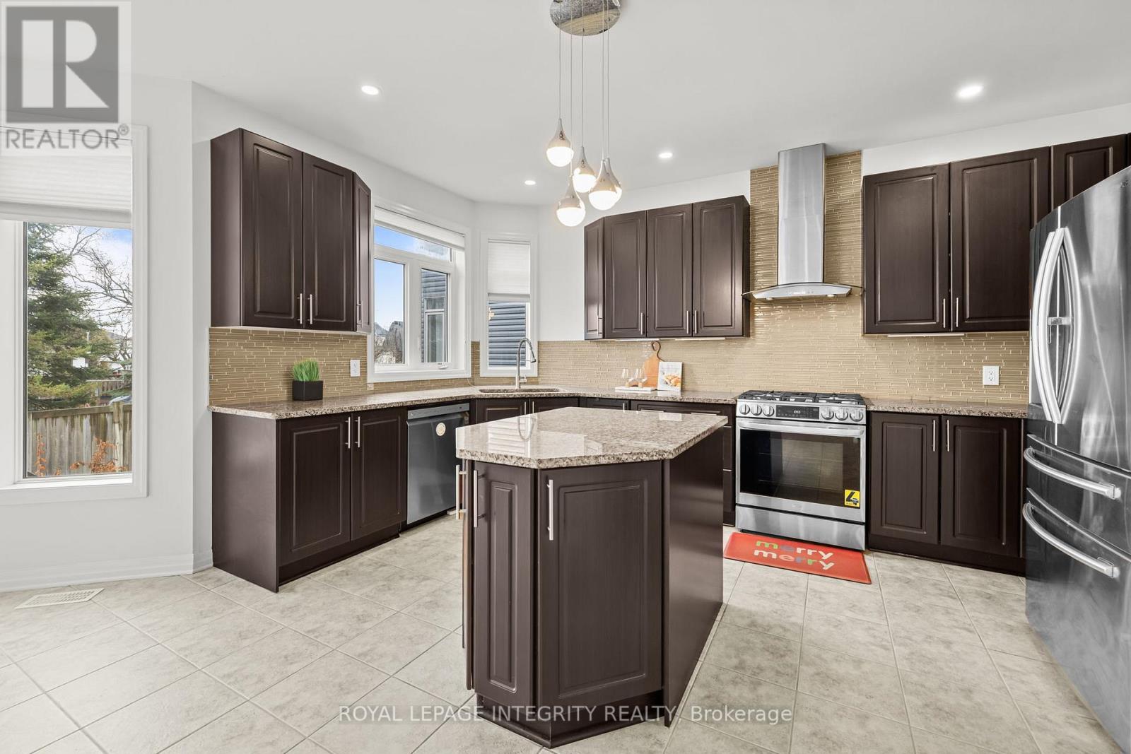 789 Fiddlehead Street, Ottawa, Ontario  K1T 0N2 - Photo 12 - X12965934