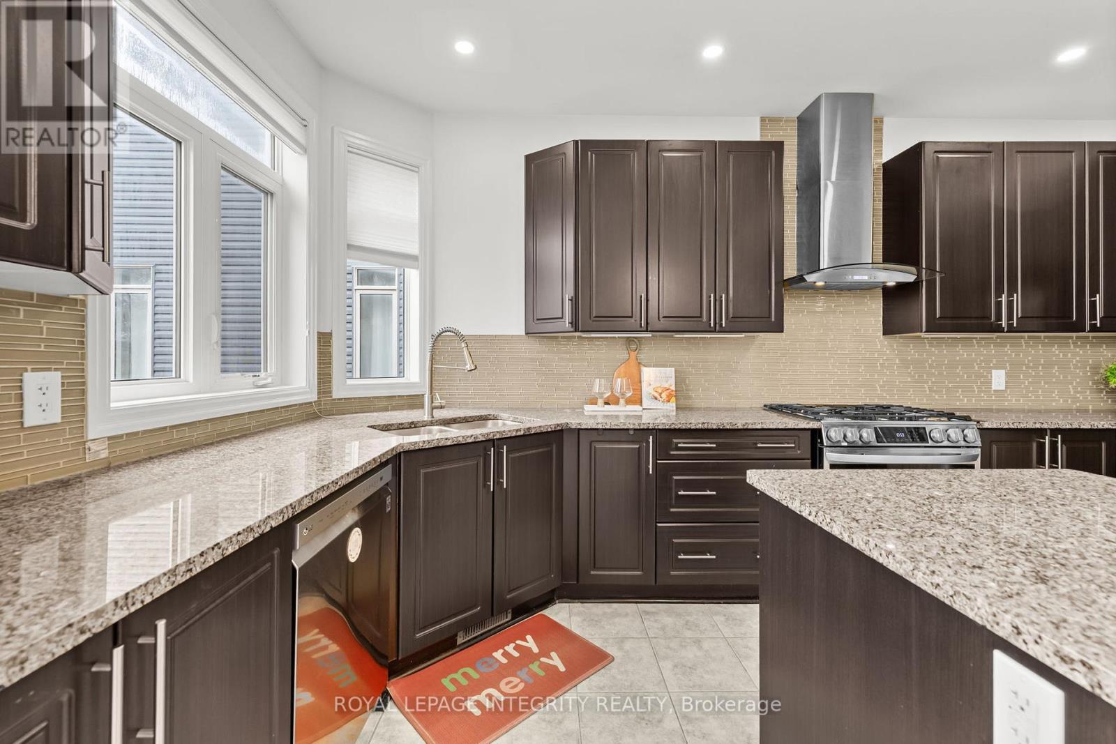 789 Fiddlehead Street, Ottawa, Ontario  K1T 0N2 - Photo 15 - X12965934