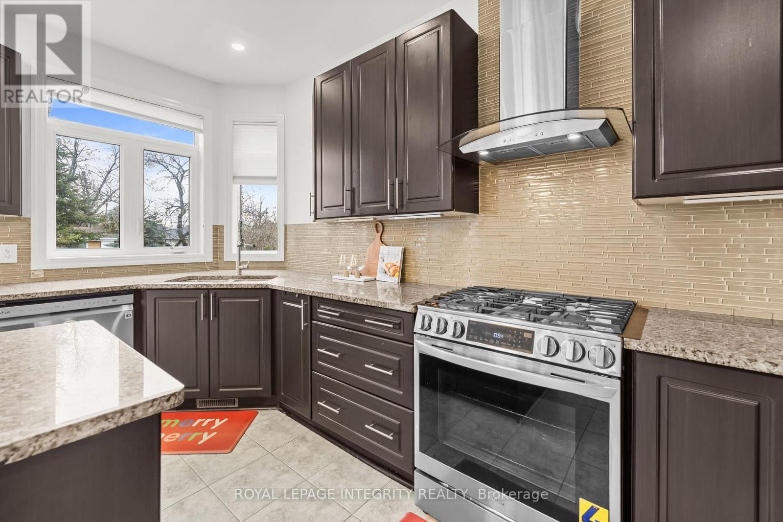 789 Fiddlehead Street, Ottawa, Ontario  K1T 0N2 - Photo 16 - X12965934