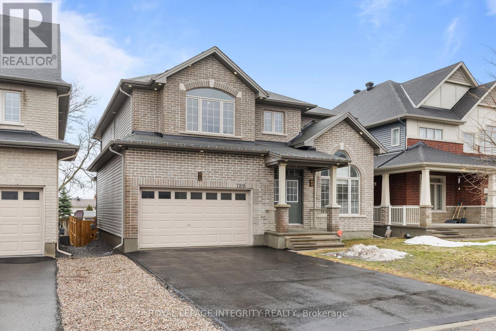 789 Fiddlehead Street, Ottawa, Ontario  K1T 0N2 - Photo 2 - X12965934