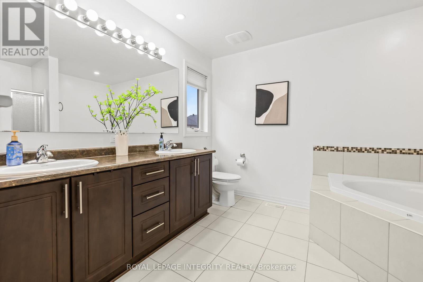 789 Fiddlehead Street, Ottawa, Ontario  K1T 0N2 - Photo 33 - X12965934