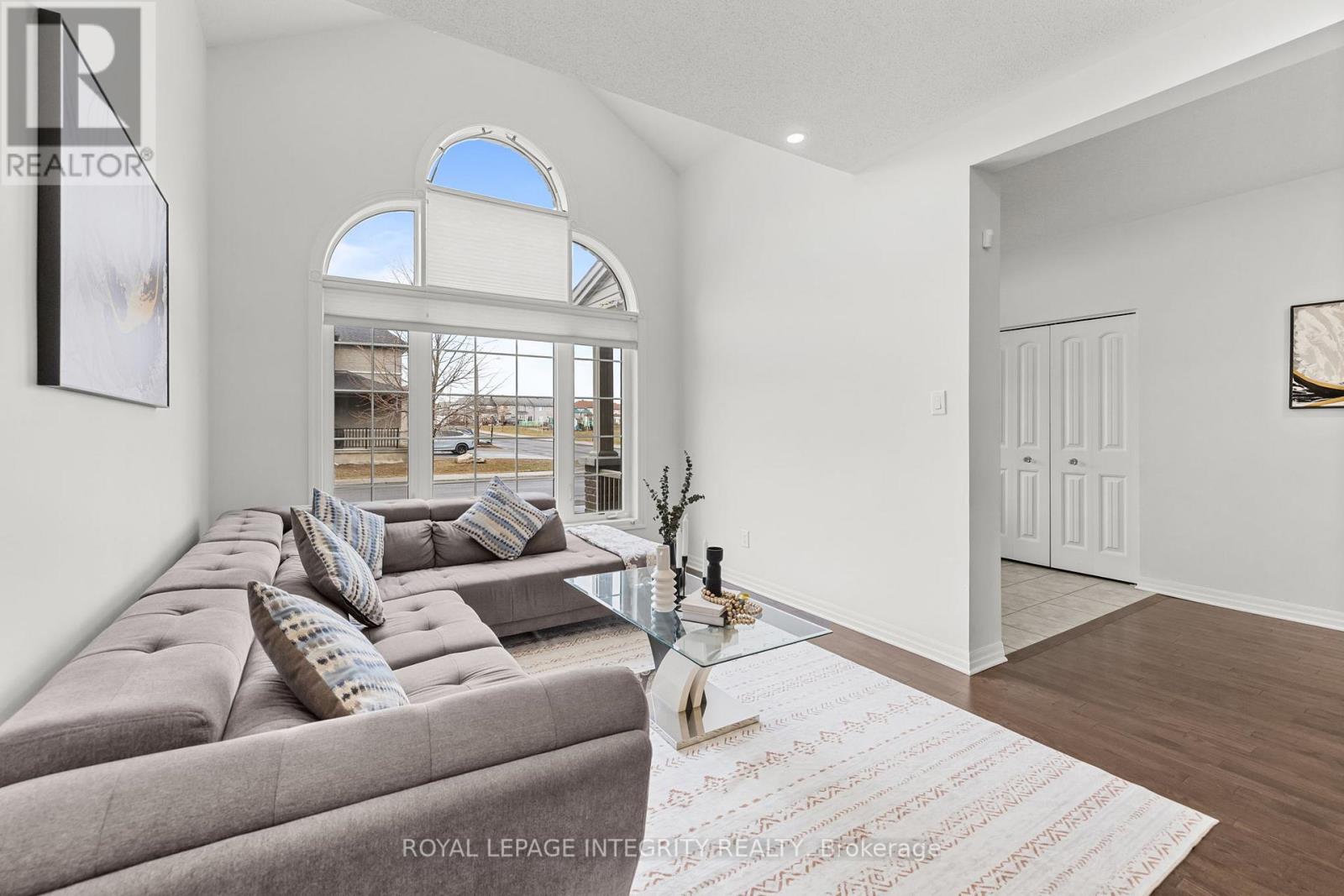 789 Fiddlehead Street, Ottawa, Ontario  K1T 0N2 - Photo 5 - X12965934