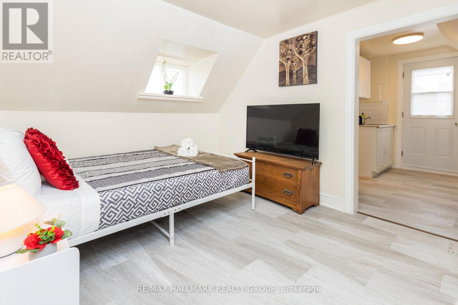 2 - 456 Bronson Avenue, Ottawa, Ontario  K1R 6J6 - Photo 2 - X12965940