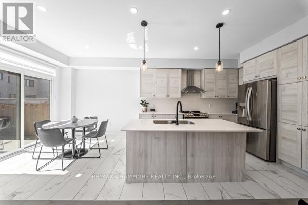 15 Landolfi Way, Bradford West Gwillimbury, Ontario  L3Z 4L6 - Photo 13 - N12963690