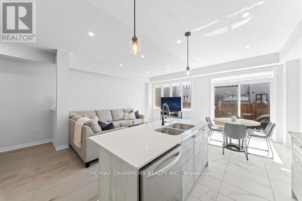 15 Landolfi Way, Bradford West Gwillimbury, Ontario  L3Z 4L6 - Photo 15 - N12963690