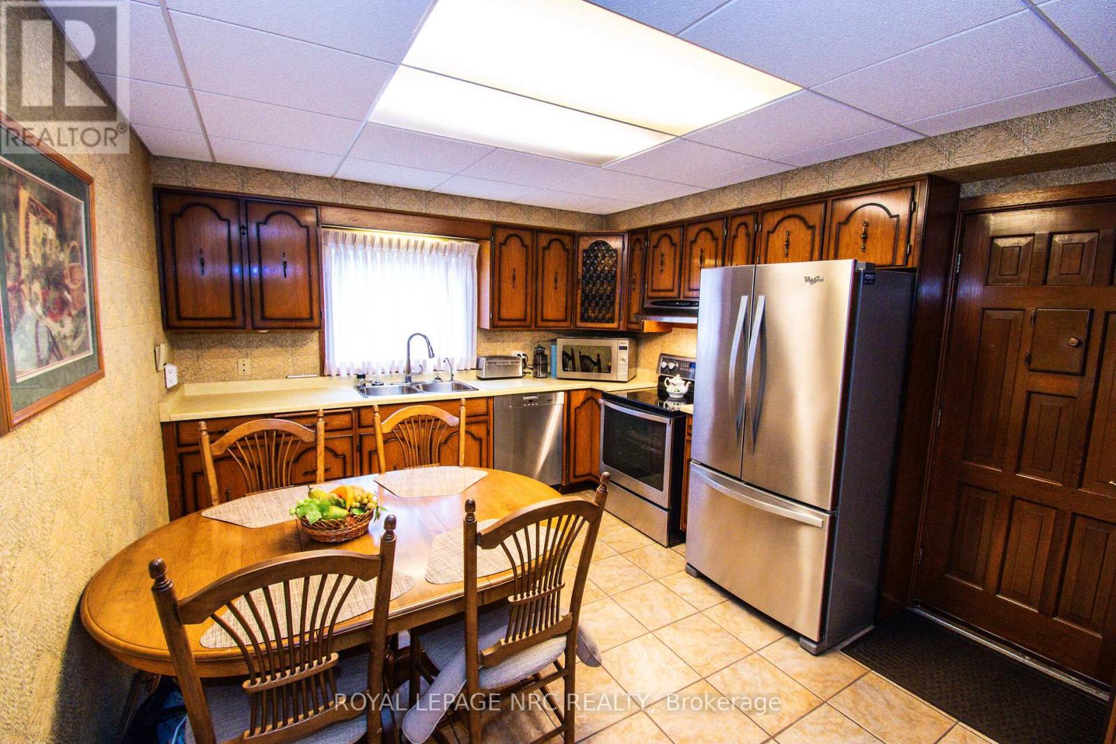 111 Lake Street, St. Catharines, Ontario  L2R 5X7 - Photo 16 - X12965672