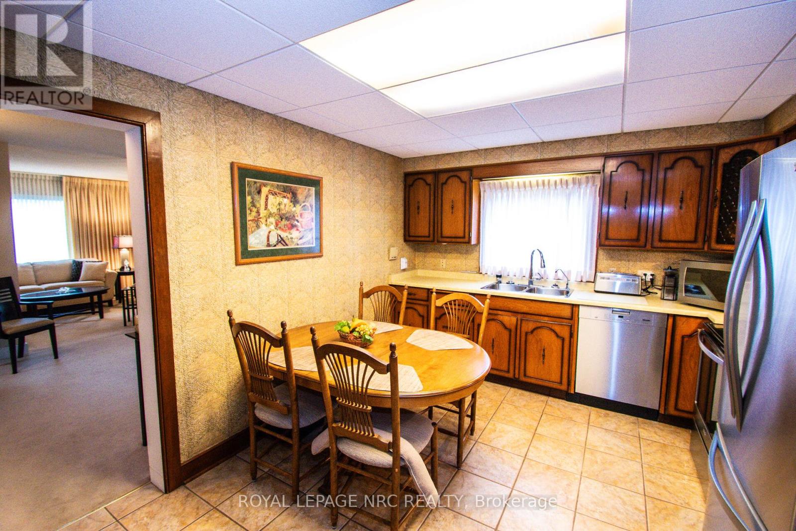 111 Lake Street, St. Catharines, Ontario  L2R 5X7 - Photo 17 - X12965672