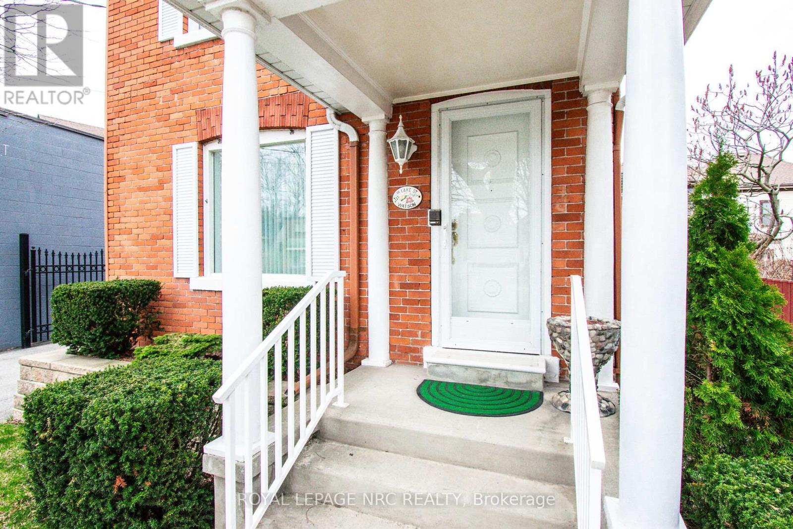 111 Lake Street, St. Catharines, Ontario  L2R 5X7 - Photo 2 - X12965672