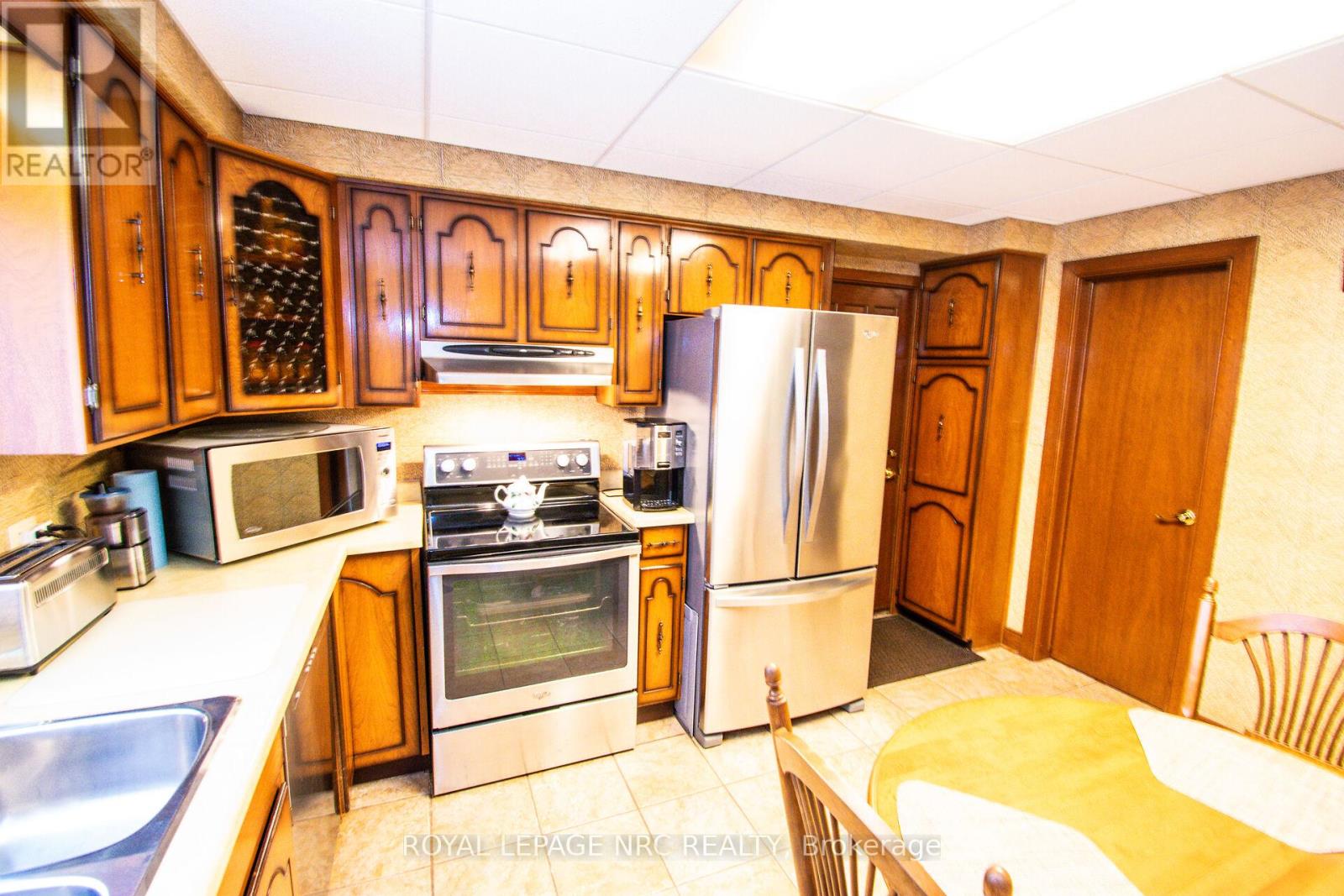 111 Lake Street, St. Catharines, Ontario  L2R 5X7 - Photo 20 - X12965672