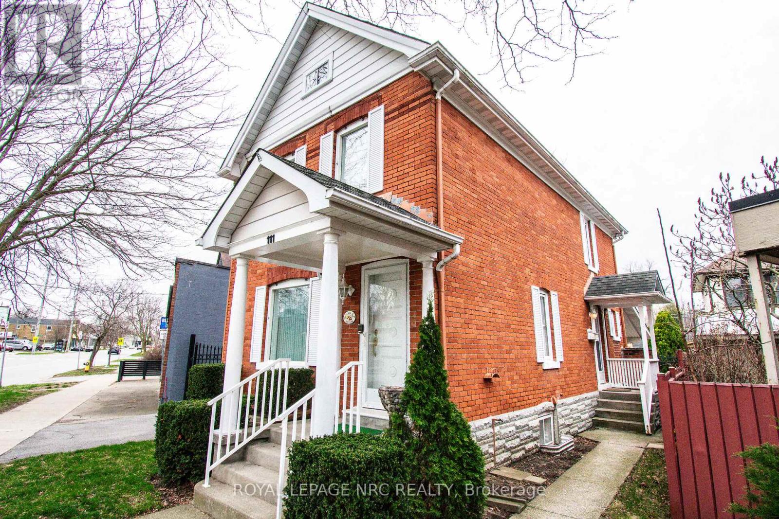 111 Lake Street, St. Catharines, Ontario  L2R 5X7 - Photo 3 - X12965672