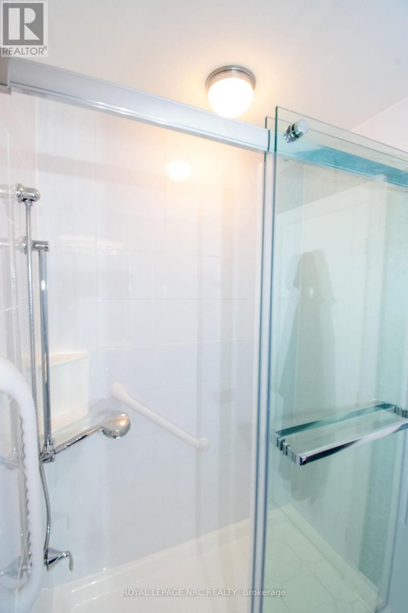 111 Lake Street, St. Catharines, Ontario  L2R 5X7 - Photo 31 - X12965672