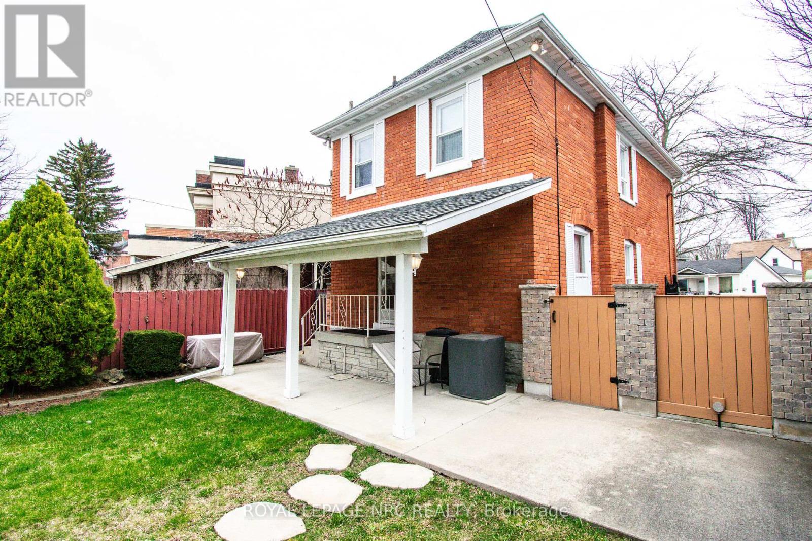 111 Lake Street, St. Catharines, Ontario  L2R 5X7 - Photo 43 - X12965672