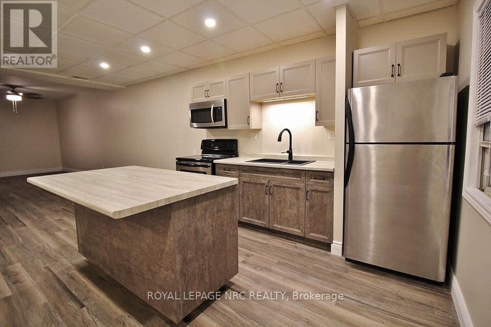 608 King Street, Port Colborne, Ontario  L3K 4H7 - Photo 2 - X12965704