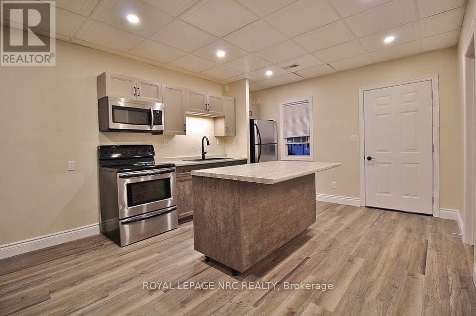 608 King Street, Port Colborne, Ontario  L3K 4H7 - Photo 3 - X12965704