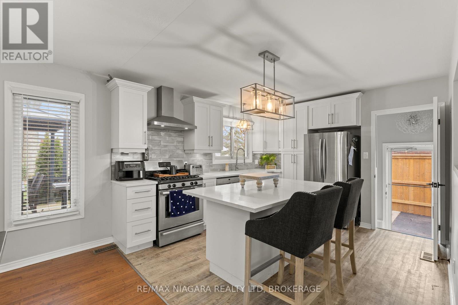 8739 Champlain Drive, Niagara Falls, Ontario  L2G 6Y8 - Photo 8 - X12965868