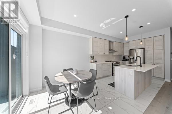 15 Landolfi Way, Bradford West Gwillimbury, Ontario  L3Z 4L6 - Photo 8 - N12963690