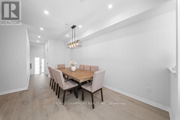 15 Landolfi Way, Bradford West Gwillimbury, Ontario  L3Z 4L6 - Photo 7 - N12963690