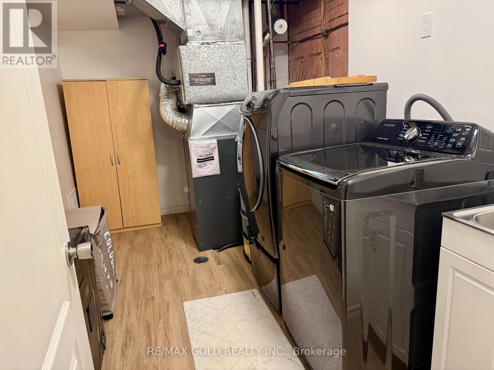 6879 Bansbridge Crescent, Mississauga, Ontario  L5N 6T2 - Photo 19 - W12964256