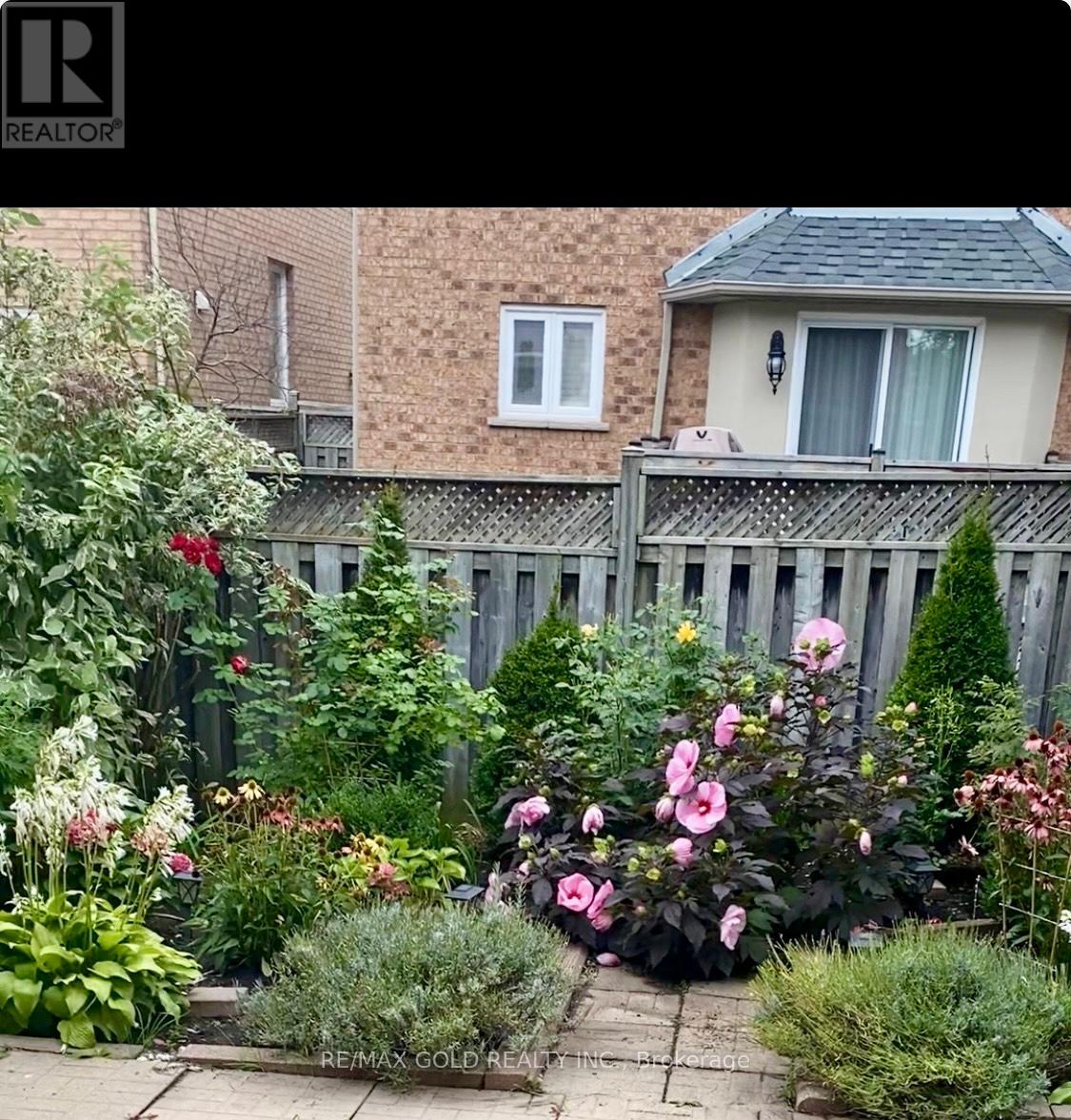 6879 Bansbridge Crescent, Mississauga, Ontario  L5N 6T2 - Photo 26 - W12964256