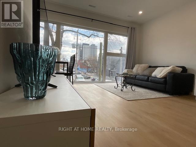 Unit #3 Second Floor - 674 Manning Avenue, Toronto, Ontario  M6G 2W4 - Photo 3 - C12957758