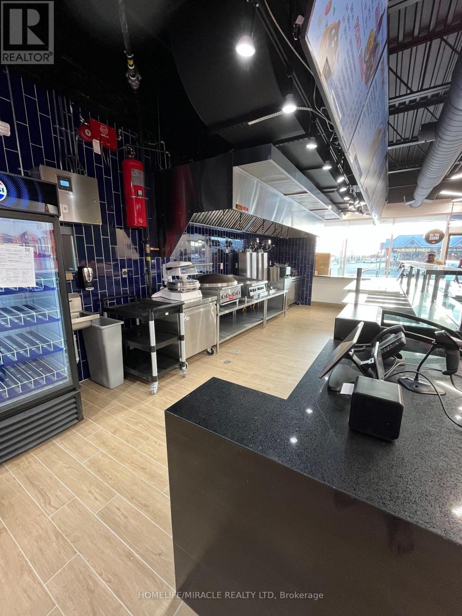 17480 Yonge Street, Newmarket, Ontario  L3Y 8A8 - Photo 16 - N12963826