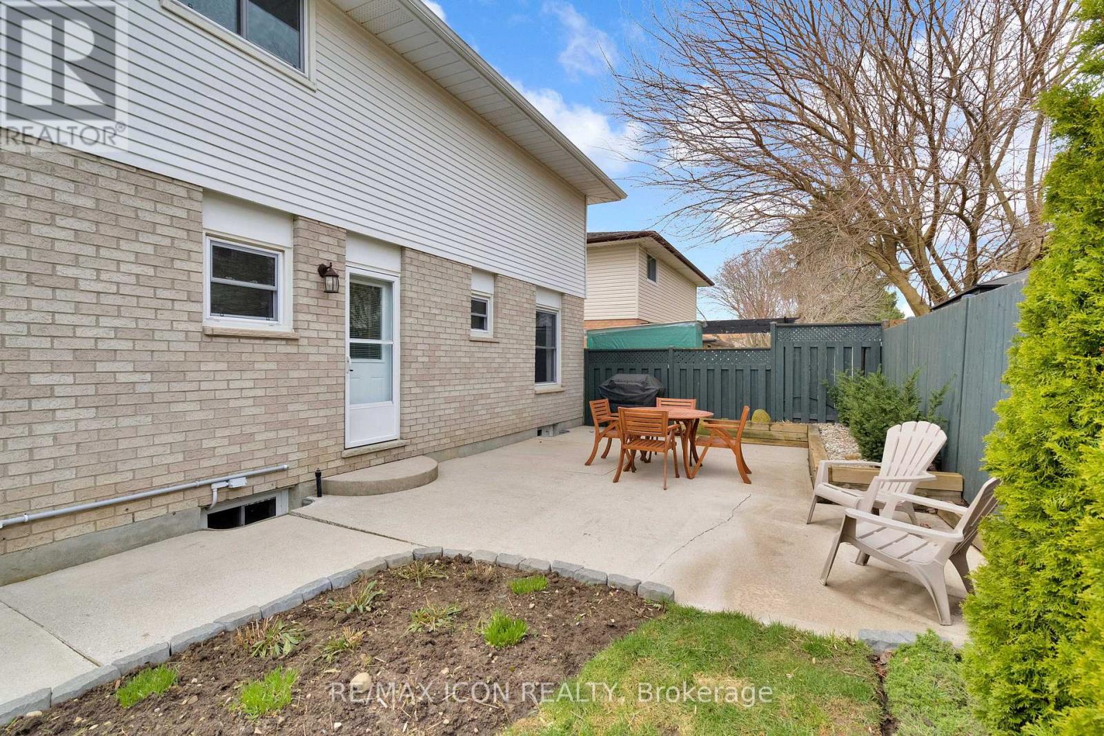 82 Bloomsbury Court, London East, Ontario  N5V 3N8 - Photo 39 - X12963166