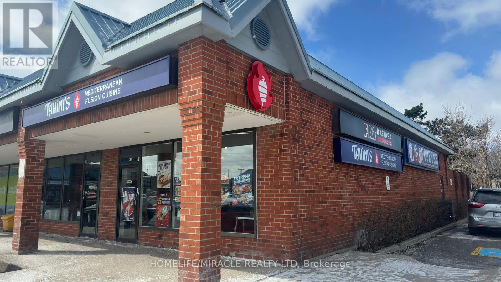 17480 Yonge Street, Newmarket, Ontario  L3Y 8A8 - Photo 3 - N12963826