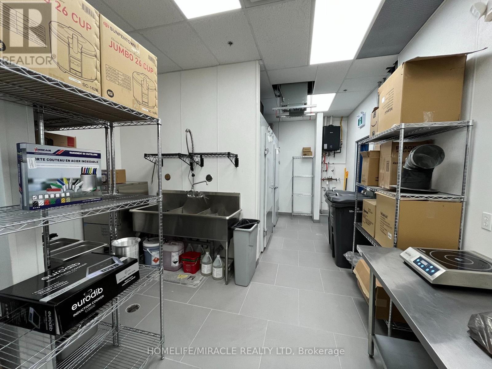 17480 Yonge Street, Newmarket, Ontario  L3Y 8A8 - Photo 19 - N12963826