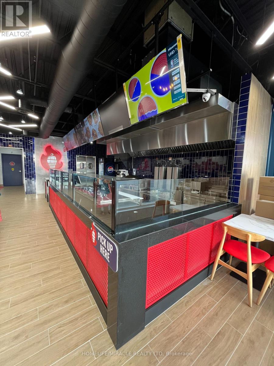 17480 Yonge Street, Newmarket, Ontario  L3Y 8A8 - Photo 6 - N12963826